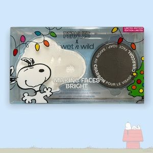 PEANUTS x Wet n Wild “Making Faces Bright” Charcoal Face Soap & Snoopy Scrub Set